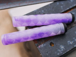 SHADOW CONSPIRACY OL DIRTY BMX GRIPS HARO SE CULT RANT GT SUBROSA PURPLE SCI-FI - Picture 1 of 7