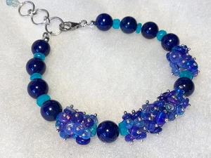 BRACCIALE A GRAPPOLO SS .925 BLU/ACQUA OPALE E LAPISLAZZULI 10 MM ADATTO A 7,25-8,25" - Foto 1 di 9