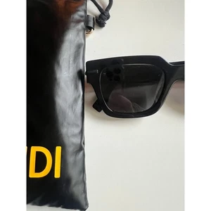 Fendi oversize, sunglasses black with case - Picture 1 of 6