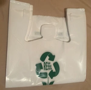 Extra Heavy Duty 1/6 21 x 6.5 x 11.5 4.0 mil T-Shirt Plastic Grocery Bags - Picture 1 of 5