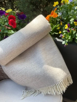 Beige color pure new wool blanket wool throw 55 x79"/140x200 cm eco wool - Bild 1 von 4