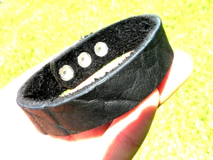 Braccialetto nero semplice largo 3/4 pollici polsino pelle di bufalo bracciale misura personalizzata - Foto 1 di 1