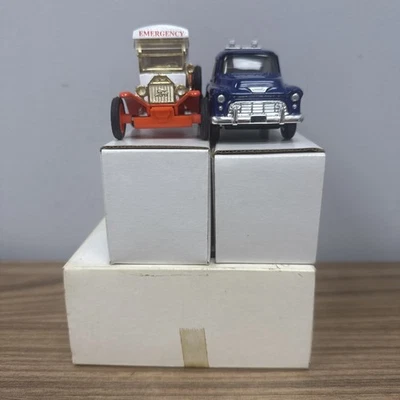 Lionel Eastwood B518 Lionelville Wrecker & Hospital Truck Emergency Vehicle NEW - Image 1 of 4