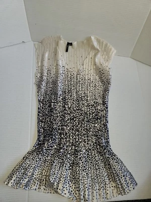 Top Milano Mujer Sin Mangas Talla Grande Negro Blanco Acordeón Reunido Carrera Foto 1 de 3