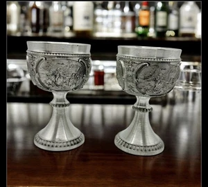 Pewter goblets with relief scenes titled 'Singspiel' and 'Romanze' - Picture 1 of 8