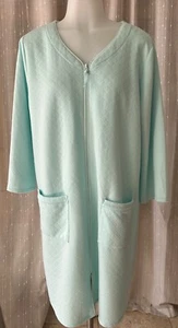 Croft Barrow Womens M Soft Blue Quilted Robe Duster Housecoat Zipoer Pockets EUC - Picture 1 of 6