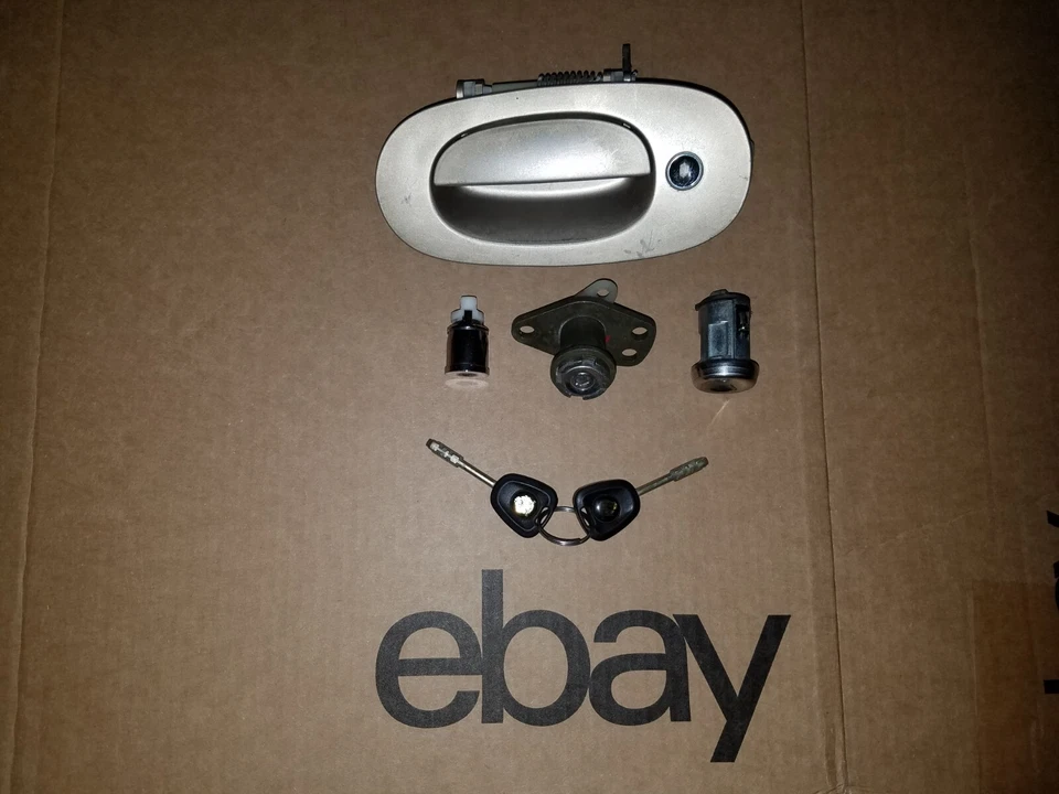 98 TO 03 JAGUAR XJ8 XJR IGNITION SWITCH DRIVER DOOR GLOVE BOX KEY CYLINDER SET - Image 1 of 4