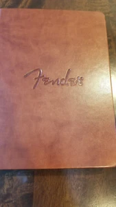 2018 CHITARRE CROSS FENDER PELLE COPERTINA RIGIDA NOTEBOOK CARTA DIARIO DIARIO PROMO - Foto 1 di 2