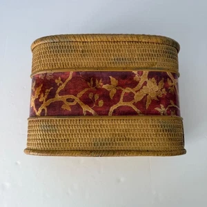 Tracy Porter geflochtener Mülleimerkorb mit rotem Blumenmustereinsatz - Bild 1 von 7