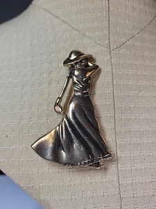 Vintage Fort Lady Golfer Pin Brooch Period Dress Gold Tone 2 3/4" Bar Pin - Picture 1 of 3