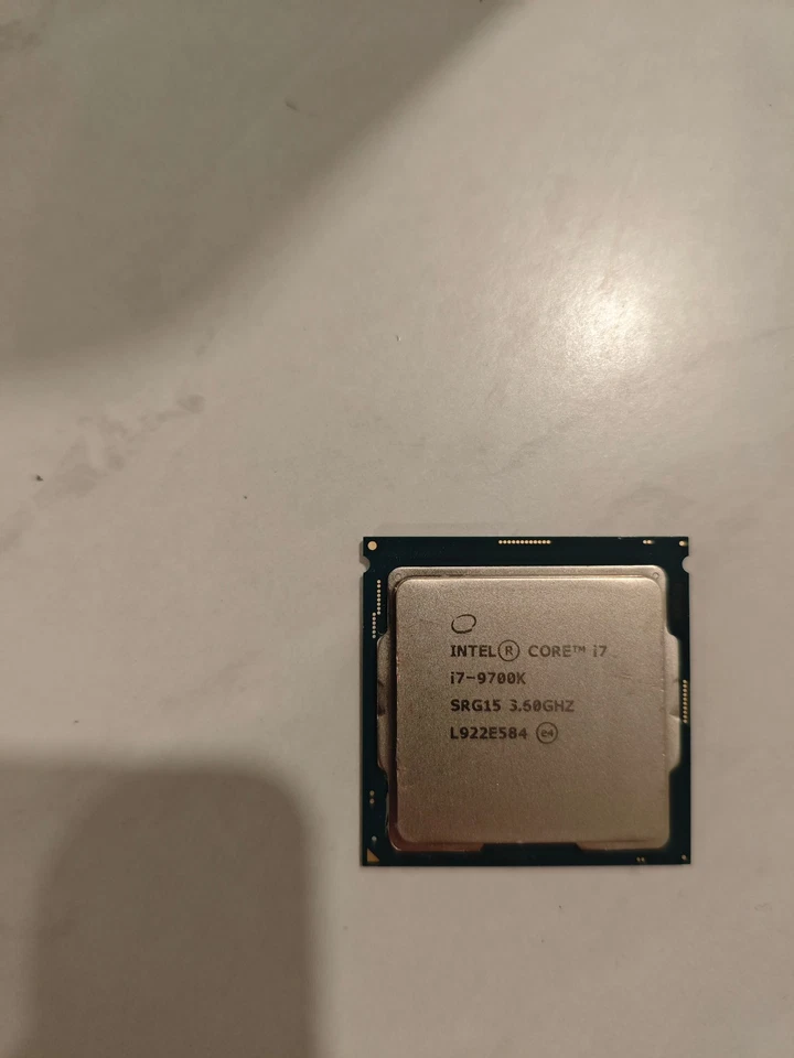 Intel Core i7-9700K 3.6 GHz (4.9 GHz Turbo) LGA 1151 - Image 1 of 2