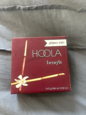 Bronceador en polvo mate Benefit Hoola, tamaño Jumbo 16 g Foto 1 de 2