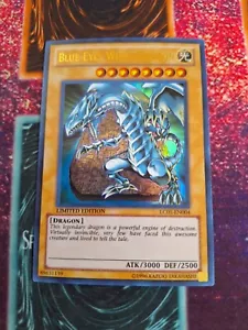 Yu-Gi-Oh! Blue-Eyes White Dragon LC01-EN004 Limited Ultra Rare c3/ - Picture 1 of 4