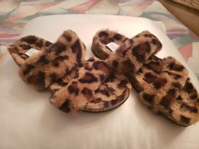 NICOLE MILLER 动物印花拖鞋,尺寸 8 — 第 1/4 张图片