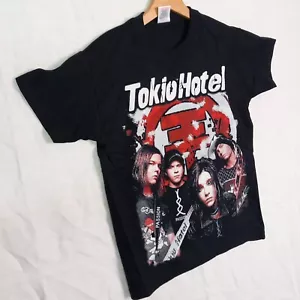 Rara TOKIO HOTEL 7-8 Yo Kids Bambino TEE T-SHIRT BIG PRINT 00'S LEGENDS BOY BAND - Foto 1 di 9