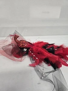 Women's Fascinator Hat Red Silver White Black - Picture 1 of 3