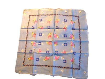 Antigo Fundo Feminino Hankie Azul Claro com Borboletas Rosa e Flores - Imagem 1 de 3