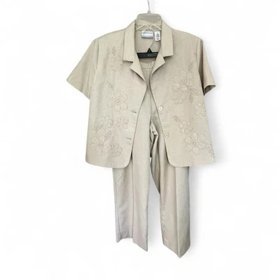 Traje de pantalón para mujer Alfred Dunner color tostado bordado - Pantalón 14P/Chaqueta 16P Foto 1 de 4