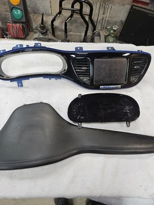  Dodge Dart Mopar 13 Limited 2013 tablero moldura almohadilla superior pantalla radio bonito Foto 1 de 4