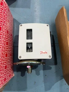 DANFOSS PRESSURE CONTROL RT 113 017-519666 - Picture 1 of 3