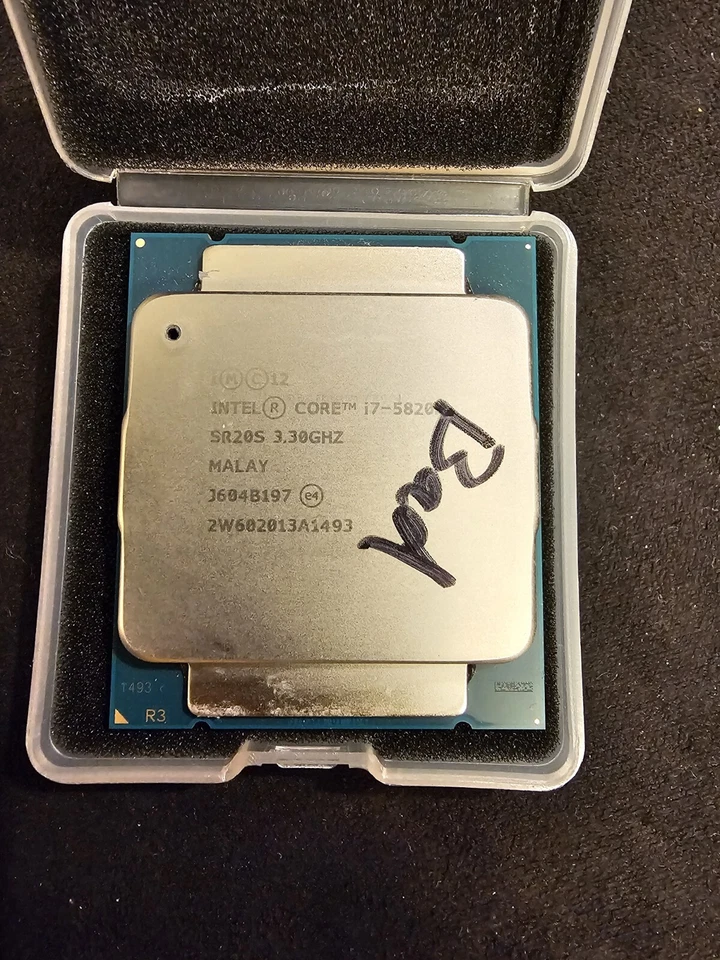 Procesador Intel Core i7-5820K 3,3 GHz SR20S LGA 2011-v3 CPU de seis núcleos Foto 1 de 1