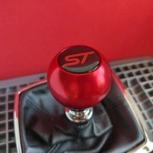 RED SHORT BALL SHIFT GEAR KNOB for FOCUS MK2 MK3 MK4 FIESTA MK7 MK8 ST RS 2.5T R - Picture 1 of 6