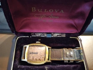 Vintage BULOVA UHR und Samt / Art Deco Stil Uhrengehäuse - Bild 1 von 2