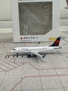 Herpa Wings 1/400 Delta E170 - Picture 1 of 3