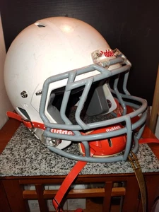 Casco de fútbol americano Riddell Revolution blanco. Juvenil mediano. Correa para barbilla y protector bucal - Imagen 1 de 22