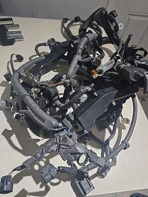 Arnés de cables del motor principal Toyota Camry Xse 2015-2017 2,5 L 82121-06D60 Foto 1 de 4