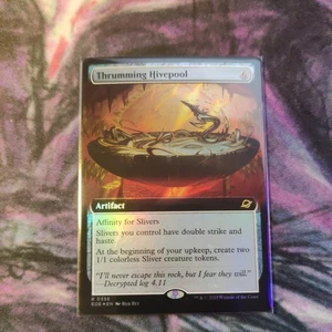 Thrumming Hivepool Borderless FOIL 0356 EOE NM MTG Pack Fresh - Bild 1 von 3