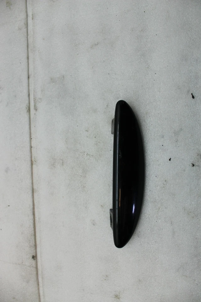 Saturn SL1 SL2 2001 manija de la puerta delantera del lado del conductor (imagen de stock) #0 Foto 1 de 1