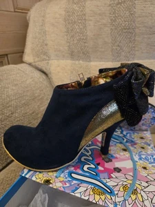 IRREGULAR CHOICE NAVY BOOTS SIZE UK 4 BOXED VERY GOOD CONDITION - Picture 1 of 5