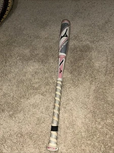 Bate de softbol de aleación Mizuno Finch F20 MZ 2200 27” 14-2 1/4 barril modelo 340533 - Imagen 1 de 8