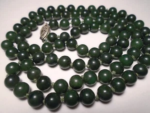 COLLAR VINTAGE Largo 34" Verde Oscuro JADE 8mm CUENTAS Anudado a Mano Cierre Esterlina - Imagen 1 de 5