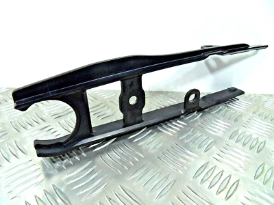 Protector de cadena trasero original Yamaha R1 14B goma 2009 a 2014 Foto 1 de 4