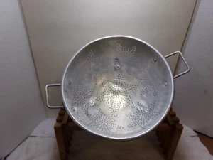 Vintage 7 Star Aluminum Footed Colander  11" - Picture 1 of 4