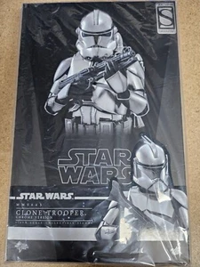 Hot Toys Clone Trooper Chrome Version Star Wars 1/6 - Picture 1 of 15