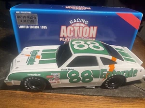 Darrell Waltrip #88 Gatorade 1980 Oldsmobile 1/24 Bank Action Platinum Series - Picture 1 of 18