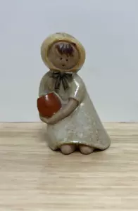 Vintage Girl Kneeling With Pot Figurine - Picture 1 of 9