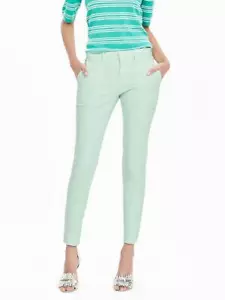 Pantalón al tobillo utilitario Banana Republic Sloan-Fit prenda-tinte, algodón, como nuevo con etiquetas - Imagen 1 de 9