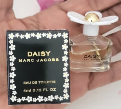 MINI DABBER PARA MUJER DAISY MARC JACOBS EAU DE TOILETTE 0,13 fl oz Foto 1 de 2