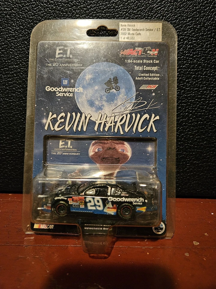 2002 Kevin Harvick #29 GM Goodwrench E.T. NASCAR Director 1/64 Action - Image 1 of 3