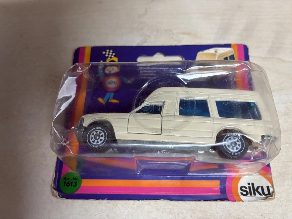 SIKU 1613 Binz-Krankenwagen OVP NEU - Bild 1 von 1