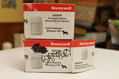 Set of 2 Honeywell 5800PIR Wireless Passive Infrared Motion Sensor White NEW ^ - Image 1 of 4