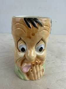 Tazza Vintage Toby Personaggio Uomo Con Mano Sulla Bocca E Manico Oca Unica 5” Bella - Foto 1 di 13