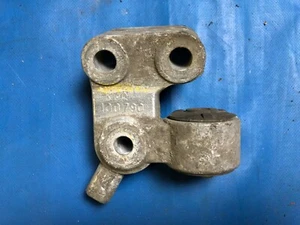 Montaje de motor del lado derecho MG F/TF (Parte #: KKQ100790 o KKQ100801) (no automático) - Imagen 1 de 1