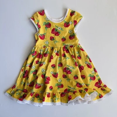 Vestido Eleanor Rosa Fresa Girado Niñas Talla 4-5 Dobladillo de Encaje Amarillo Rojo Foto 1 de 4