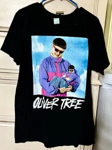 Oliver Tree “Holding Baby Oliver Tree” T-Shirt Black Size Large *FREE SHIPPING!* - Picture 1 of 2