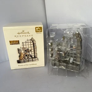 2006 Hallmark Pirates of the Caribbean Music Featured Keepsake Ornament - Picture 1 of 18